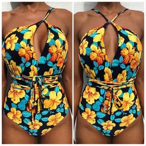 NEW‼️BLACK YELLOW FLORAL ONE PIECE- bikini